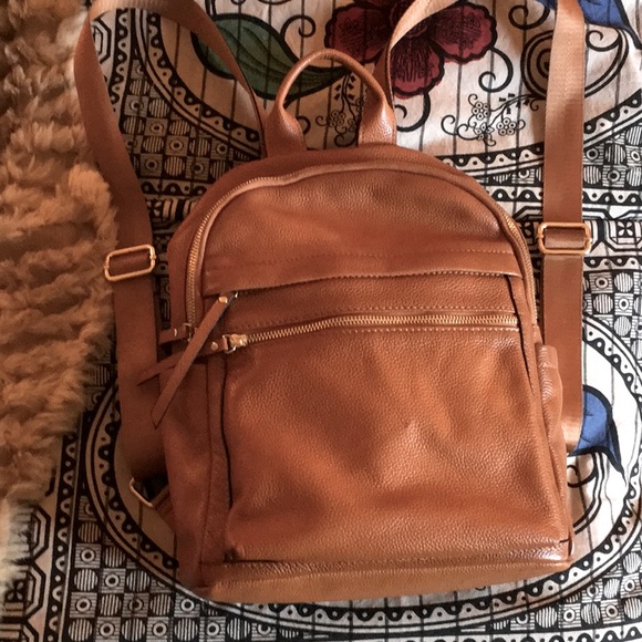 KATTEE Leather Backpack - Picture 2 of 9